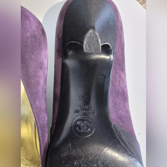 Chanel Vintage Women's Purple Suede and Black Heels - Picture 9 of 16